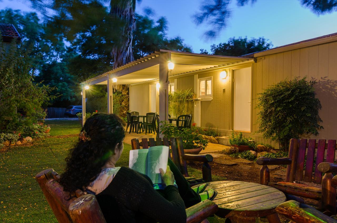 Orna'S Corner Bed & Breakfast Yuval Екстериор снимка